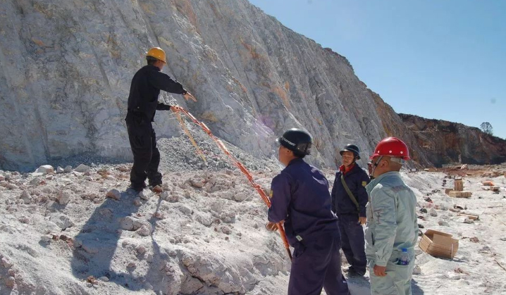 Vantagens do filme plástico composto explosivo de emulsão